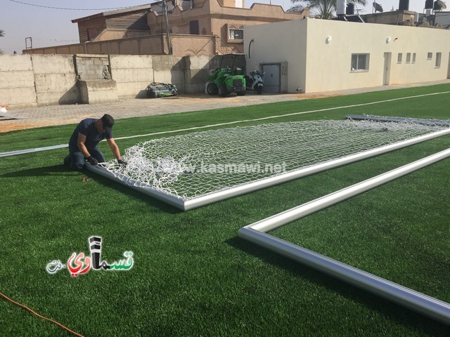     فيديو: تركيب الشباك والبوابات في الملعب الشرقي ورمزي بدير يصرح  مجتمعنا يعشق النقد الاعمى ولا ينظرون الى الانجاز كإنجاز ...  